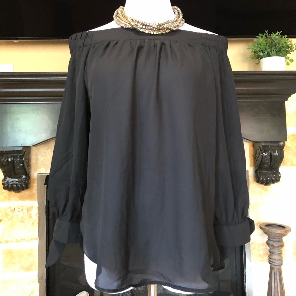 Off The Shoulder OTS Top Black Knot Sleeve NWT M